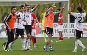 Na 1/16 finału Wisła Kraków i Legia Warszawa zakończyły w tym roku udział w Lidze Europejskiej. Sezon 2011/2012 był pierwszym, w którym do fazy pucharowej awansowały aż dwa polskie zespoły.