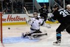 Logan Couture bohaterem "Rekinów"