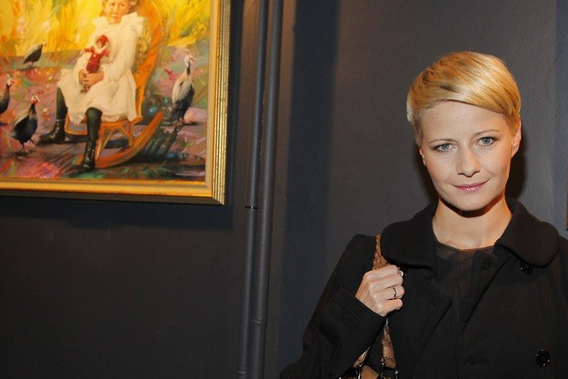 Małgorzata Kożuchowska, która znała go z Teatru Narodowego i planu serialu "M jak Miłość" opowiadała o nim: "Maciek zawsze przychodził na próby generalne do teatru i dzielił się uwagami, które można było jeszcze wykorzystać w dniu premiery. Pamiętam go jako pasjonata, aktora z krwi i kości. Niezwykle optymistyczną osobę, silny charakter, osobowość, którą cechowało poczucie humoru, inteligencja, błyskotliwość, ciekawość świata, czasami odrobina ironii, dystansu i przymrużenia oka - do siebie, świata, sztuki, zawodu. To był człowiek od zadań specjalnych, znany ze swej działalności charytatywnej. Jeśli zdarzał się po drodze jakiś mur nie do przebicia, to wołało się na ratunek Maćka, który miał czar, wdzięk i siłę, dzięki której wyważał wszystkie drzwi. Lubiłam z nim pracować, ponieważ zawsze miał swoje pomysły. W każdą scenę i wątek, które graliśmy, wkładał coś od siebie. Miałam wrażenie, że przy ostatnich miesiącach życia losy Jaroszego i jego własne zaczynały być spójne. Chciał zostawić testament, przynosił swoje teksty. Chciał powiedzieć w ten sposób o rzeczach, które są dla niego ważne. Dowiedziałam się o śmierci Maćka w dniu, kiedy na planie "M jak miłość" graliśmy scenę, w której Hanka składa kwiaty na grobie Jaroszego. Kiedy o nim myślę, widzę go na tle przyrody. Las, łąka - Maciek do tego pasował. Był wrażliwy nie tylko na ludzi, ale i na zwierzęta. Przypominam sobie jego opowieści o wszystkich psach i kotach, które poprzygarniał, wyleczył i nie miał potem sumienia oddać. Poza tym szczepił drzewa przeciwko szrotówcowi, który niszczył kasztanowce". 