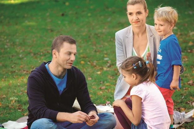M jak miłość - odc.969-970 Małgosia wierzy, że Andrzej zmądrzał i nie w głowie mu już romanse. Rozumie jednak, że zawsze marzył o synu, a teraz jego pragnienie się ziściło. /Mat. Prasowe