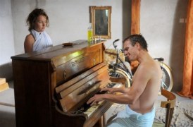Marysia (Olga Frycz) i Krzysztof (Mateusz Janicki) – młodzi bohaterowie serialu „Życie nad rozlewiskiem” - zakochają się w sobie bez pamięci