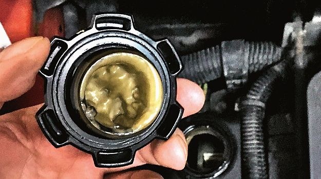 maź na korku /Motor