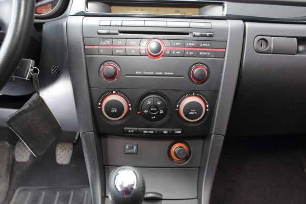 Mazda 3 1.6 kontra Mazda 3 2.0+LPG zdj.5 magazynauto