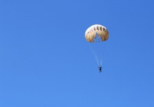 Mazowieckie: Zginęli dwaj skoczkowie spadochronowi