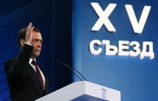 Miedwiediew broni wysokich wydatków na obronę w budżecie