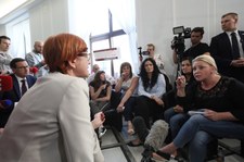 ​Minister Rafalska spotkała się w Sejmie z rodzinami osób niepełnosprawnych