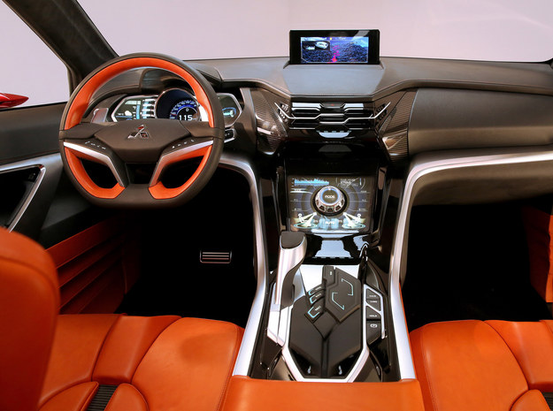Mitsubishi Concept XR-PHEV II pojawi się w Genewie Mitsubishi Concept XR-PHEV II /Mitsubishi