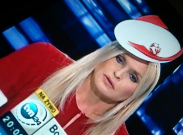 Co Monika Olejnik ma na głowie??!! Monika Olejnik w rozmowie ze Zbigniewem Bońkiem w "Kropce nad i" w TVN24 /TVN24 /INTERIA.PL