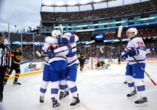 Montreal Canadiens prowadzą z Boston Bruins w NHL Winter Clasic 2016