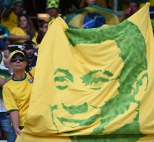 MŚ 2014 - Pele słuchał meczu w radiu w taksówce