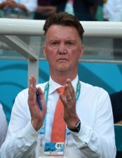 MŚ 2014 - van Gaal krytykuje: Każą mi stać, a ja lubię siedzieć