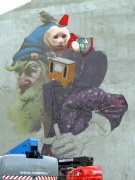 Mural na warszawskiej kamienicy