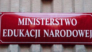 "Nasz Dziennik": MEN ignoruje Kościół
