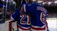 New York Rangers pokonali Montreal Canadiens 1-0 i awansowali do finału Pucharu Stanleya.
