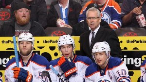 NHL: Oilers nie przedłużą kontraktu z trenerem Renneyem