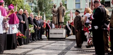 Odsłonięcie pomnika Lecha i Marii Kaczyńskich 