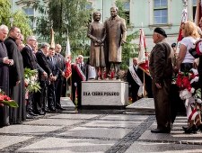 Odsłonięcie pomnika Lecha i Marii Kaczyńskich 