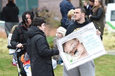 Ojciec Alfiego Evansa apeluje do papieża