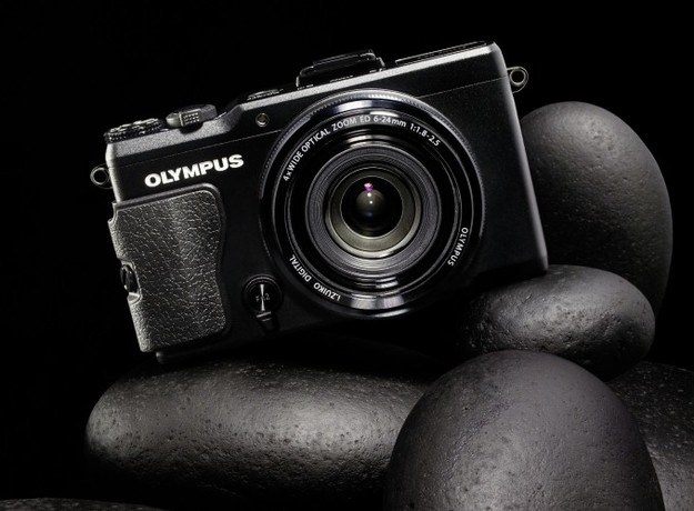 Olympus XZ-2 - przykład zaawansowanego aparatu kompaktowego /materiały prasowe