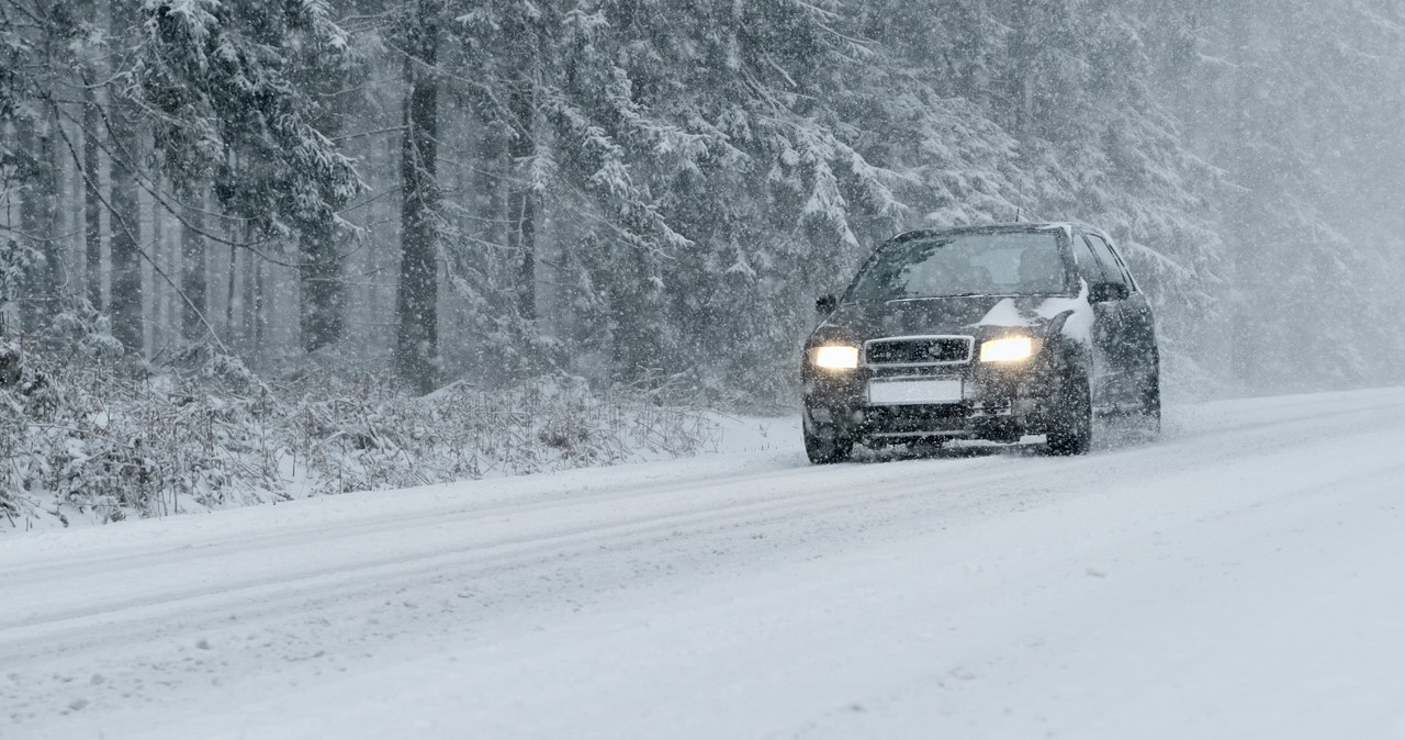 Prognoza pogody na dziś Śnieg zima i silny wiatr Ostrzeżenia dla