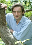 Ostatnio Robert Gonera zapowiedział, że zamierza na pewien czas zrezygnować z aktorstwa. Chce pisać scenariusze i poświęcić się festiwalowi „Interscenario”, którego jest pomysłodawcą. Czy znajdzie też czas, by znów chwycić za pióro i pisać wiersze?