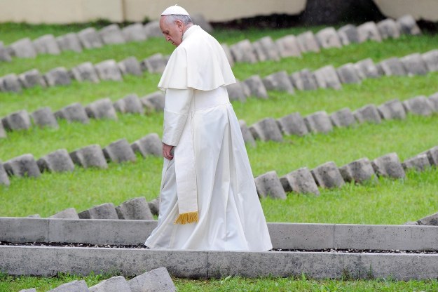 Papież Franciszek /DANIEL DAL ZENNARO /EPA