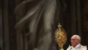 Papież ostro do księży. Żąda, by nie "strzygli" wiernych