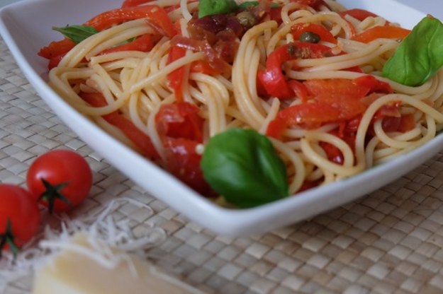 Pasta, pasta… spaghetti z papryką// Pasta, pasta… Spaghetti et poivrons.