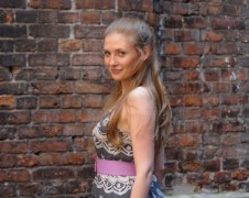 Paulina Chapko zagra Kasię Chudziszewską, 17-letnią córkę Loli (Dorota Segda) i Chudego (Cezary Żak), czyli głównych bohaterów serialu „Chudy i jego ludzie”. 