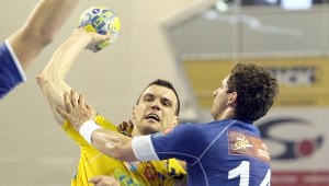 Piłkarze Vive Targów Kielce pokonali Orlen Wisłę Płock 28-21 w drugim meczu finałowym