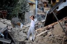 Po trzęsieniu ziemi we Włoszech mieszkańcy Amatrice koczują w miejskich parkach 