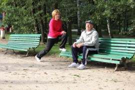 <b>Po wielkim sukcesie „Pensjonatu pod Różą”, gdzie Piotr Pilitowski zagrał główną rolę u boku Magdaleny Walach, lubiany przez widzów aktor rzadko pokazywał się na małym ekranie. </b>
<br>
<br>
Można go było oglądać jedynie w niewielkich epizodach, m.in. w „Na Wspólnej”, „Plebanii” i „Majce”. Teraz to się zmieni, bo dostał rolę w przeżywającym swoją drugą młodość „Klanie”.
<br>
<br>
<b>Zdradzamy, że 44-letni Piotr Pilitowski zagra Eugeniusza Antoniaka, który w nowych odcinkach telenoweli stanie się bliskim znajomym Elżbiety Chojnickiej (Barbara Bursztynowicz). </b>Jak łatwo się domyślić, nie spodoba się to jej wiarołomnemu mężowi Jerzemu (Andrzej Grabarczyk).
<br>
<br>
Wkrótce Ela zacznie regularnie biegać. I właśnie w czasie jednego z porannych treningów w parku pozna Antoniaka. Następnie on przedstawi Chojnickiej swoją żonę Małgorzatę <b> (w tej roli Edyta Jungowska!) </b>, która okaże się instruktorką nurkowania i zaoferuje Eli profesjonalne lekcje pływania.
<br>
<br>
Pojawienie się przystojnego Eugeniusza w życiu Elżbiety stwarza jej możliwość słodkiej zemsty na Jerzym, który dopuszczał się małżeńskich zdrad.	
<br>
<br>
<b>Czy Chojnicka odpłaci  mężowi pięknym za nadobne? Słowem, czy wda się w romans z Antoniakiem? A może scenarzyści chcą, by Elżbieta była kobietą bez skazy? </b>