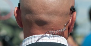 Kompromitacja służb specjalnych podczas szczytu G6 w Krakowie Policjanci CBŚ i żołnierze GROM-u ochraniali świadka bez wiedzy przełożonych /Grzegorz Michałowski /PAP