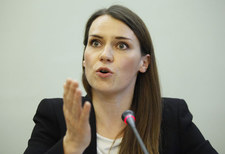Pomaska pozywa za wpis o "goleniu na łyso"