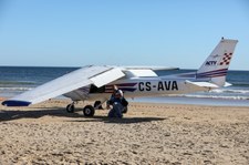 Portugalia: Niewielki samolot rozbił się na plaży 