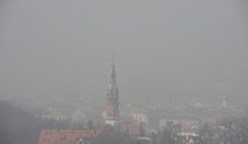 Powietrze w Krakowie lepsze, ale normy wciąż przekroczone