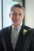 Przystojny Jan będzie obecny w myślach, a także snach pięknej Magdy. W jednym z marzeń sennych dziennikarka ujrzy przystrojony w świeże kwiaty dom byłego narzeczonego. Na środku salonu będzie stało duże lustro. Przed nim pojawi się elegancko ubrany Jan. Wygląda tak, jakby właśnie szykował się do ślubu. 