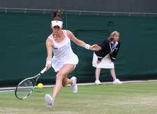 Radwańska żegna się z Wimbledonem. Uległa Rosjance