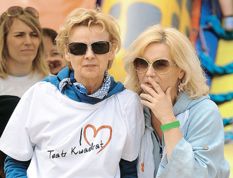 Razem z Ewą Wencel wzięła w 2014 roku udział w charytatywnym meczu gwiazd Teatru Kwadrat w hotelu Ossa /Świat Seriali