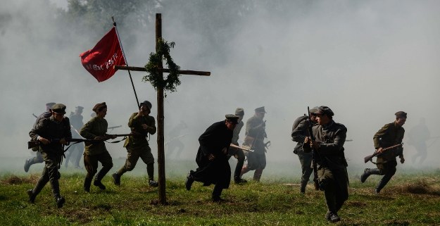 Rekonstrukcja Bitwy Warszawskiej /PAP/Jakub Kamiński  /PAP