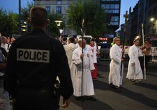 "Rzeczpospolita": Francja wraca do katolicyzmu. Reakcja na islam