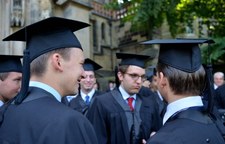 "Rzeczpospolita": Polscy studenci wolą zagraniczne uczelnie