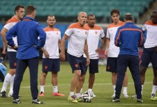 Salvador - to tu Hiszpanie i Holendrzy zagrają rewanż za finał ostatnich MŚ. Wideo