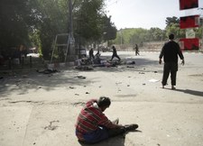Samobójczy zamach przed gmachem ministerstwa w Kabulu 