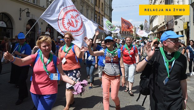 ŚDM w Krakowie: Ograniczenia w ruchu, miasto podzielone na strefy. Dziś msza na Błoniach