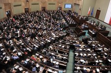 Sejm uchwalił nowelę ustaw sądowych