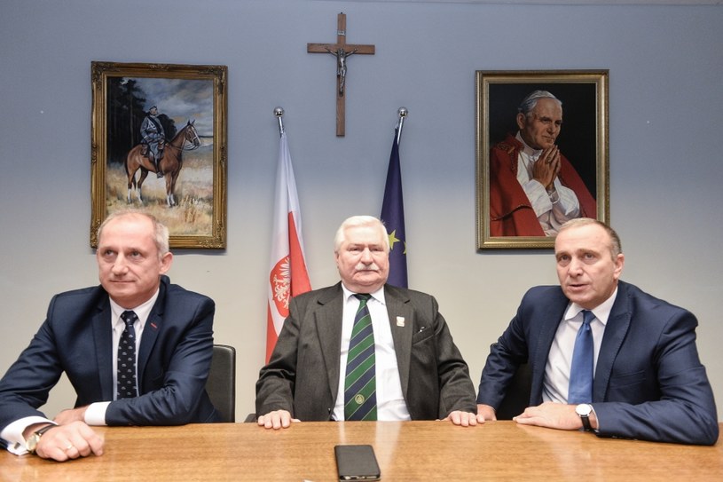 Schetyna jest czubem, czy raczej robi sobie jaja z Wałęsy?