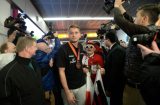 „Sto lat!” Biało-czerwoni powitani na Okęciu