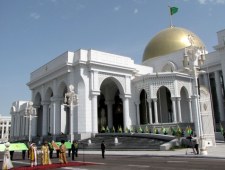 Stolica Turkmenistanu prawie cała z marmuru