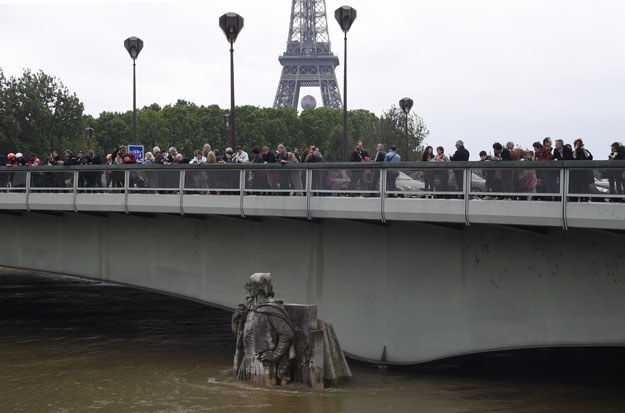 Sytuacja w Paryżu poprawia się /AFP